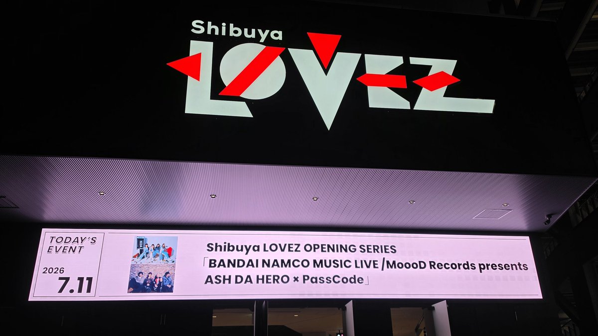 alcohol_109's tweet photo. 今日は渋谷に新しく出来たライブハウスShibuya LOVEZへ。
明るく夜の羊、ASH DA HERO、PassCodeのライブめちゃ熱くて楽しかったし最高だった！！
改めてShibuya LOVEZオープンおめでとう！！
これからも沢山の人に愛される素敵なライブハウスになりますように。 https://t.co/WCfmHTWWp3