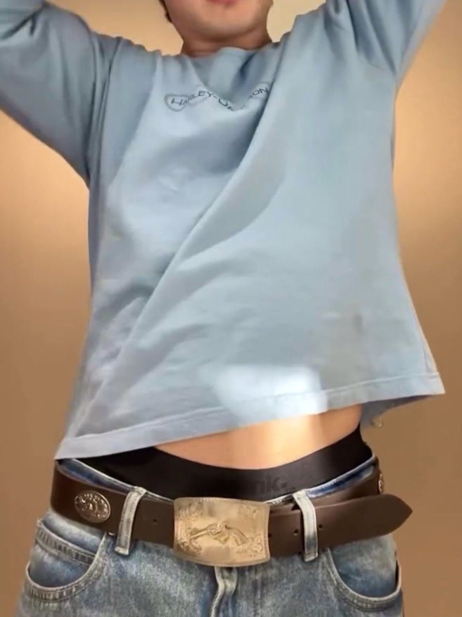hudnovs's tweet photo. waist too slutty, aura too strong, they’re gonna come for you https://t.co/bE5TGib9K6