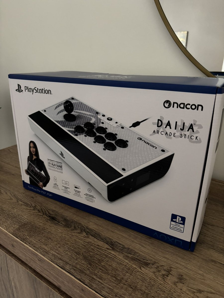 Pulga_Alma's tweet photo. À VENDRE ! 
🔁RT Grandement apprécié 

100% Neuf ✅

🕹️1 Stick Arcade Nacon Diaja : 250€
🎮Manette Nacon Revolution 5 Pro: 130€

Vente à l’unité ou en lot.

📩 Me contacter en message privé si intéressé. https://t.co/F9Y16uvh09