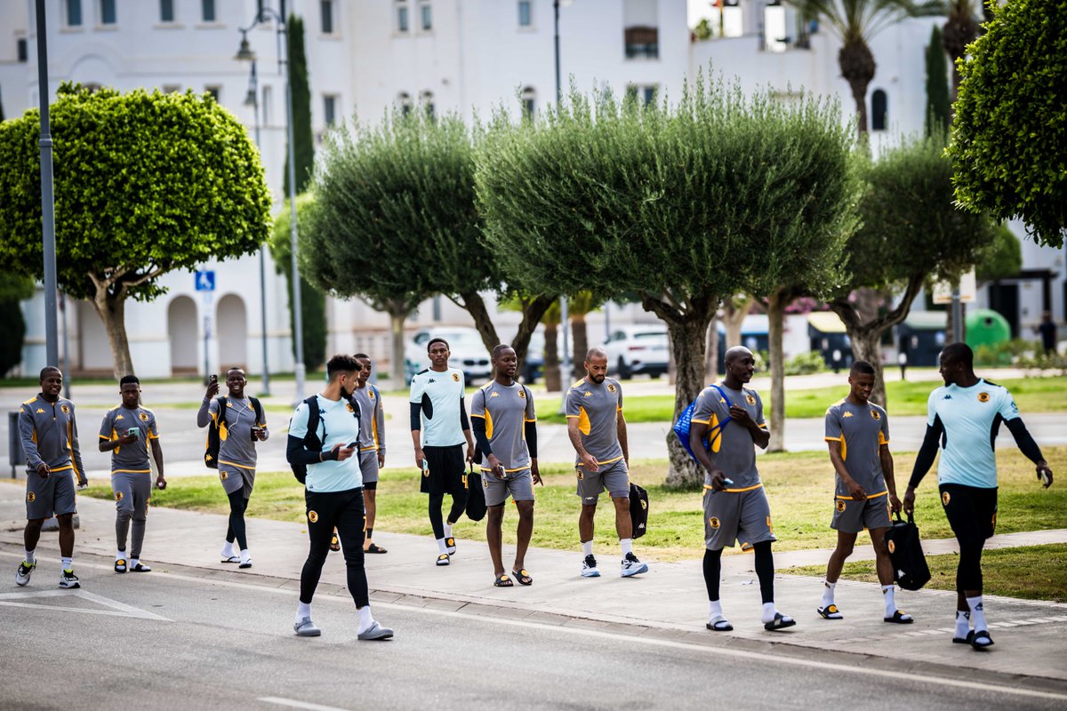 KaizerChiefs's tweet photo. First training session in Spain 🇪🇸 #KCSpain #Amakhosi4Life https://t.co/fPgVi8YbZT