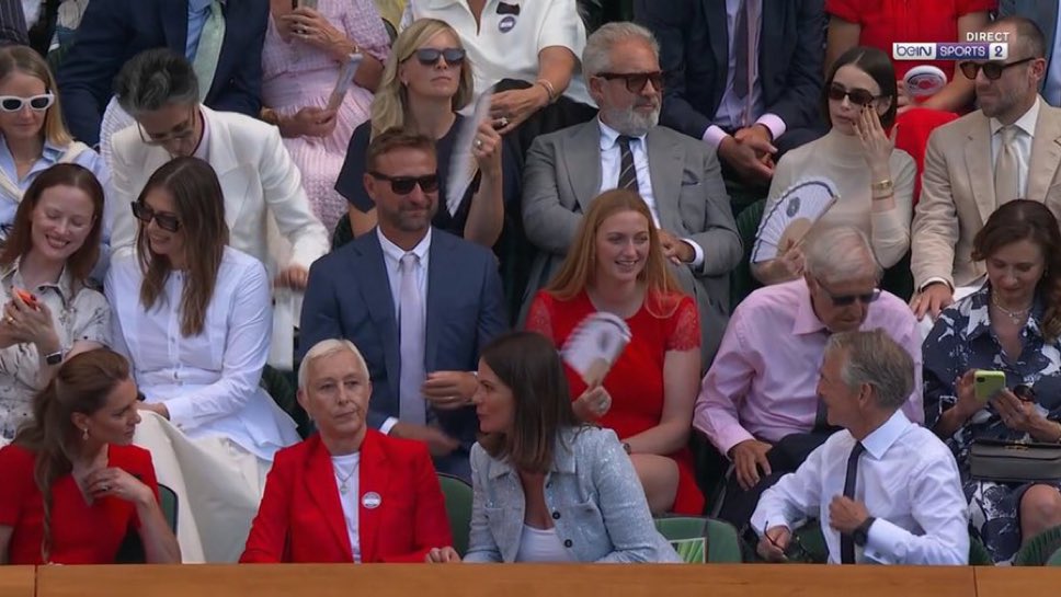 pojdzero's tweet photo. il mio royal box #famiglia https://t.co/5U1LELdJUo
