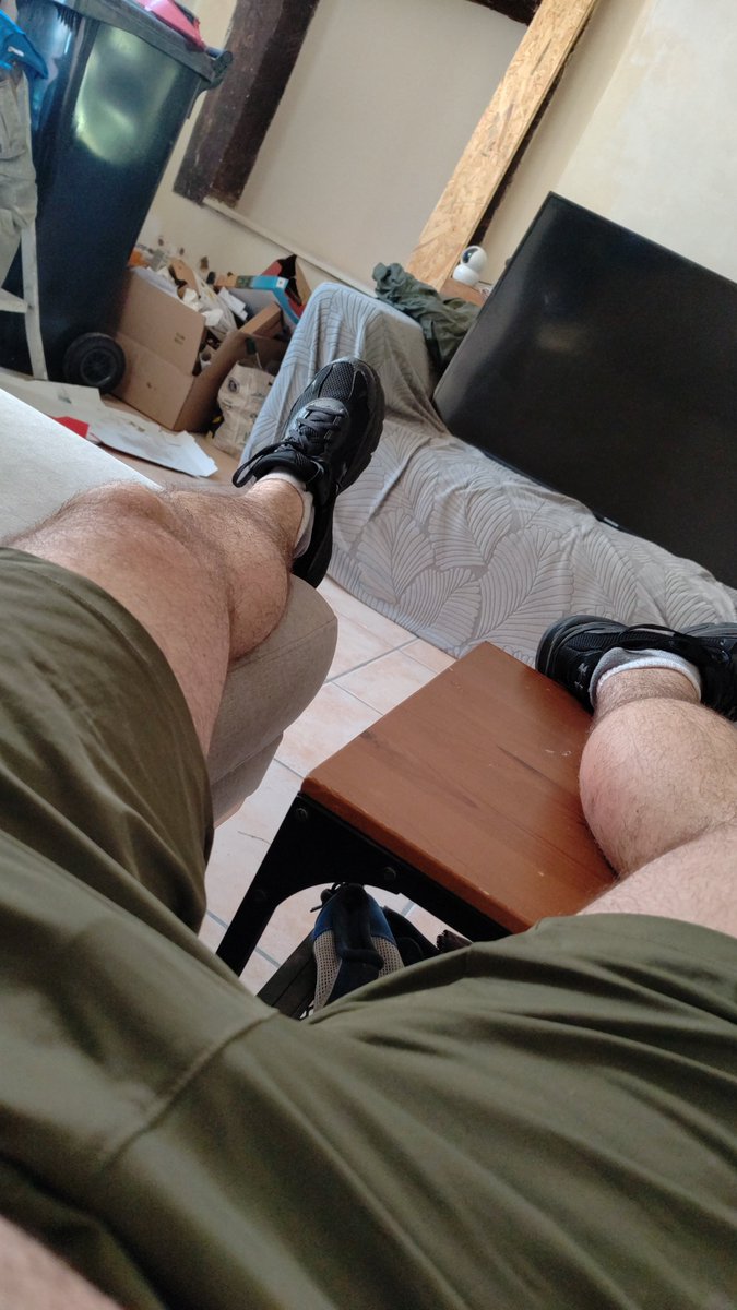 KatarnX's tweet photo. Vous aussi vous avez besoin de vous poser après une bonne séance de sport?

#gay #gaybelgium https://t.co/Fbz9bvNRzg