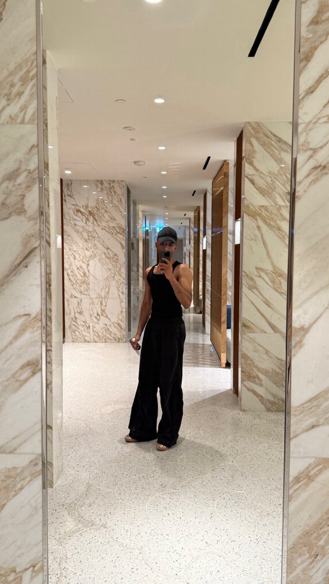 thapossibleway's tweet photo. Run away in Doha ❣️ https://t.co/SOiRm7nLqZ