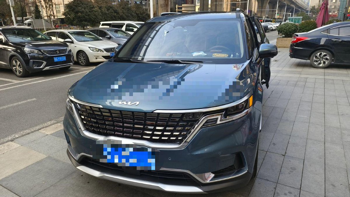 dnuic44644448's tweet photo. Just aced my first parallel parking!  After 10 wobbly tries and way too many nerves, feeling like a real road warrior now. Counting down to my license day—no more begging parents for rides! https://t.co/vI0HNRzCJm