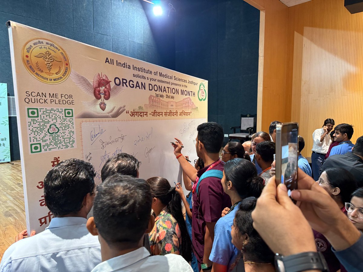 aiims_jodhpur's tweet photo. "एक अंगदाता कई लोगों को नया जीवन दे सकता है।" 

कार्यकारी निदेशक प्रो. (डॉ.) गोवर्धन दत्त पुरी के मार्गदर्शन में अंगदान माह के अंतर्गत एम्स जोधपुर में स्वास्थ्यकर्मियों के लिए अंगदान संवेदनशीलता कार्यक्रम एवं हस्ताक्षर अभियान आयोजित किया गया। 

आइए, अंगदान का संकल्प लें और जीवन बचाने की इस मुहिम से जुड़ें। 

#OrganDonationMonth #अंगदान_महादान

@JPNadda @mpprataprao @AnupriyaSPatel @MoHFW_INDIA