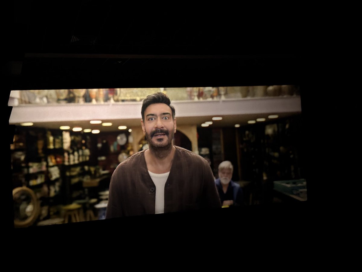 MrFamous124's tweet photo. #Dhamaal4 
The track featuring Ajay Devgn and Esha Gupta has a few amusing moments but is dragged down by the irritating child actors! https://t.co/SO1nlwwZ0b