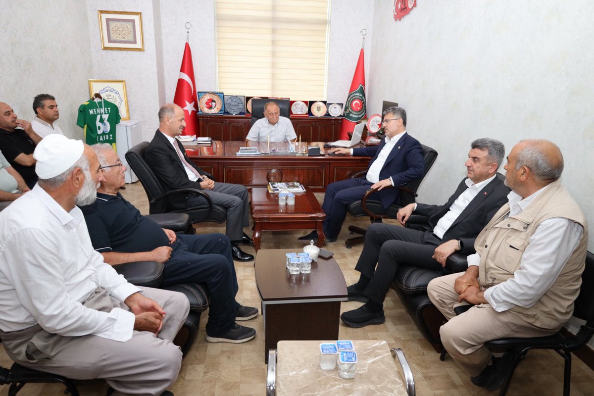 milhamigunbegi's tweet photo. 📍Şanlıurfa Harp Malulü Şehitler ve Gaziler Derneği

İl Koordinatörümüz, Adana Milletvekilimiz Sayın @farukaytek ile birlikte Şanlıurfa Harp Malulü Şehitler ve Gaziler Derneğini ziyaret ederek Dernek Başkanı Sayın Mehmet Yavuz ile bir araya geldik.

"Vatan uğruna canını feda eden aziz şehitlerimizi rahmetle, kahraman gazilerimizi minnet ve şükranla yâd ediyoruz."

Vatan uğruna canını feda eden aziz şehitlerimizi rahmetle, kahraman gazilerimizi minnet ve şükranla yâd ediyoruz.

@RTErdogan @Akparti
@abuyukgumus @hakanaksu058 @TSKYAVUZ