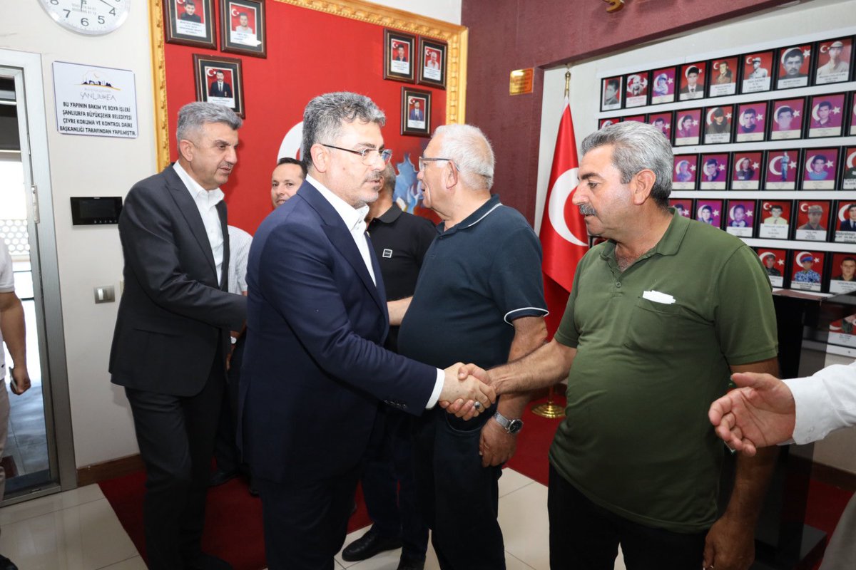 milhamigunbegi's tweet photo. 📍Şanlıurfa Harp Malulü Şehitler ve Gaziler Derneği

İl Koordinatörümüz, Adana Milletvekilimiz Sayın @farukaytek ile birlikte Şanlıurfa Harp Malulü Şehitler ve Gaziler Derneğini ziyaret ederek Dernek Başkanı Sayın Mehmet Yavuz ile bir araya geldik.

"Vatan uğruna canını feda eden aziz şehitlerimizi rahmetle, kahraman gazilerimizi minnet ve şükranla yâd ediyoruz."

Vatan uğruna canını feda eden aziz şehitlerimizi rahmetle, kahraman gazilerimizi minnet ve şükranla yâd ediyoruz.

@RTErdogan @Akparti
@abuyukgumus @hakanaksu058 @TSKYAVUZ