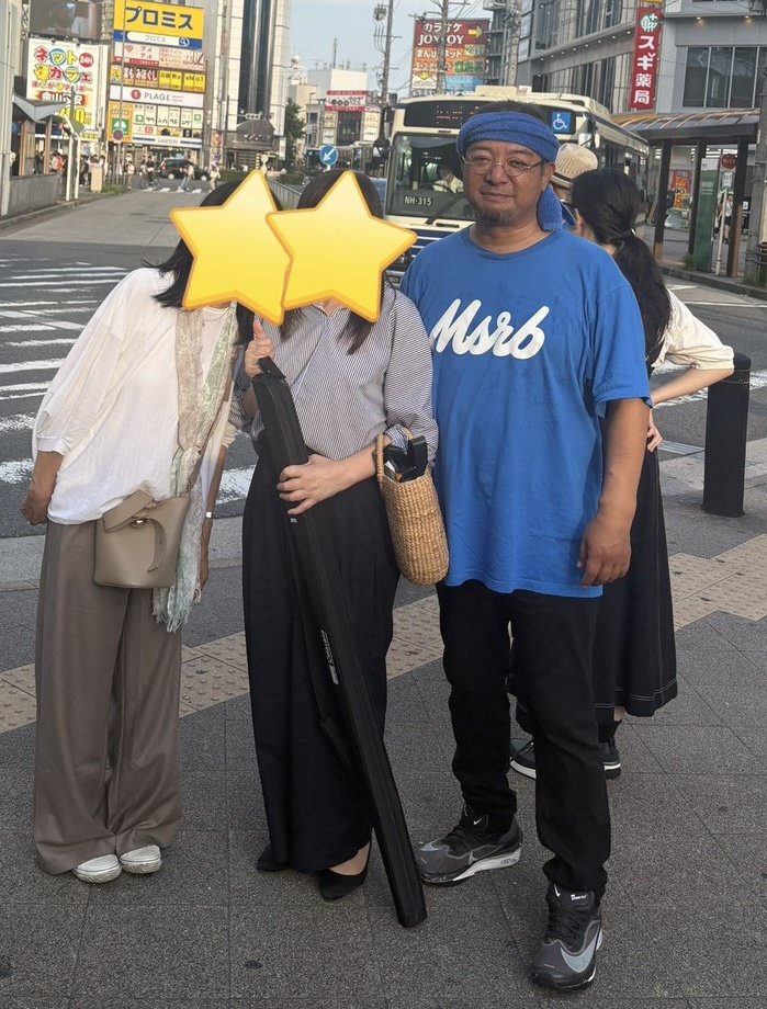 arigaS0's tweet photo. 午後から名古屋に遠征してブル姉の皆さん、ややさん舘さんだいけんさんと名古屋事務所でおしゃべりしてから、金山駅で旗見せビラ配りしてきました✨

保守党Lovers最高❗
今日は名古屋に泊まり。めちゃ疲れた💦寝る💤😭💤
#ブル姉　#岐阜中央 https://t.co/GFDpyKjKDK