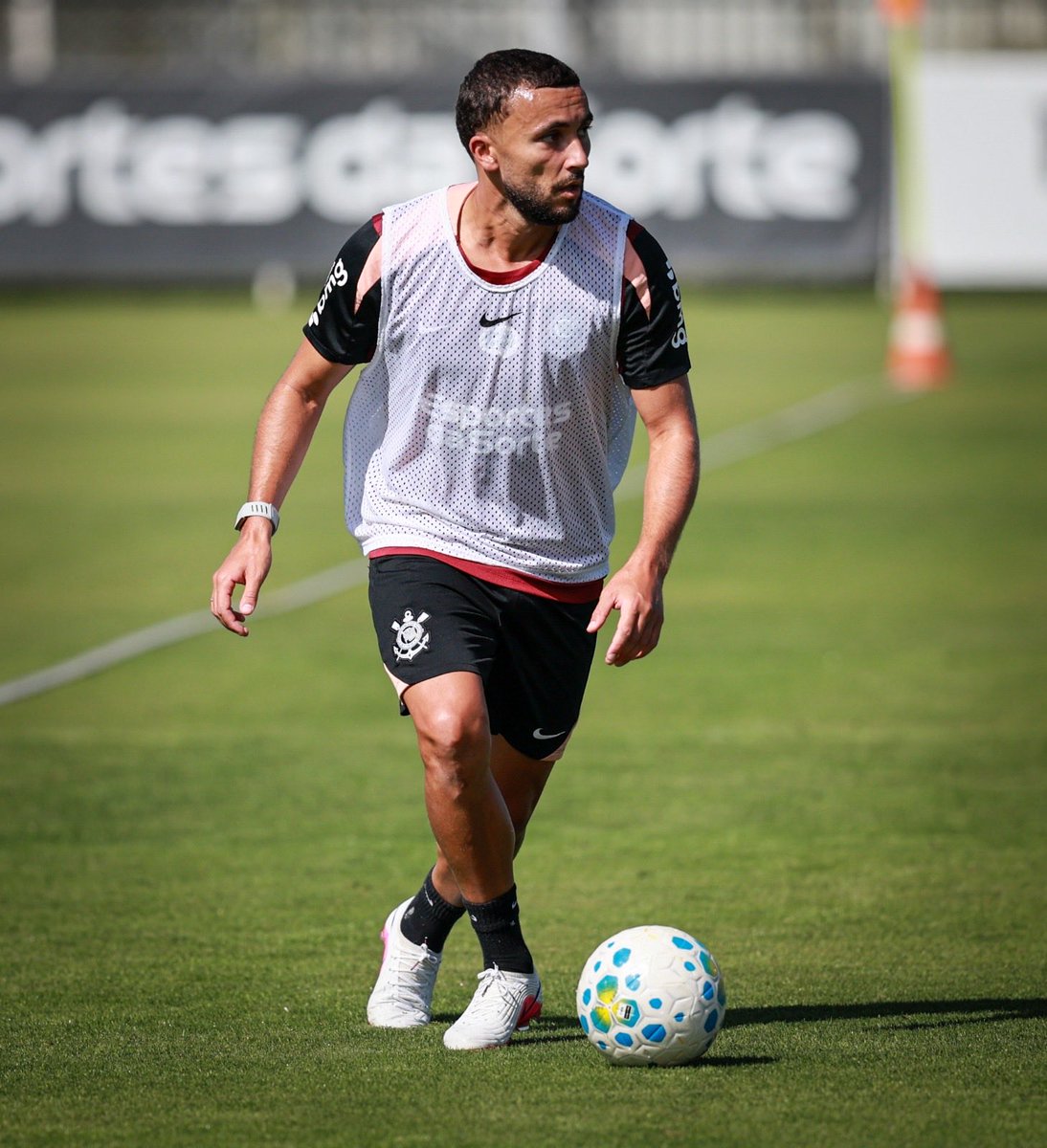Corinthians's tweet photo. Treino finalizado no CT Dr. Joaquim Grava! ☑️

Amanhã tem Corinthians em campo! 🙌🏽

Às 16h, o Timão encara o Cascavel em amistoso preparatório para a segunda metade da temporada.

📸 Rodrigo Gazzanel / Corinthians

#VaiCorinthians https://t.co/gVChHMvkAJ