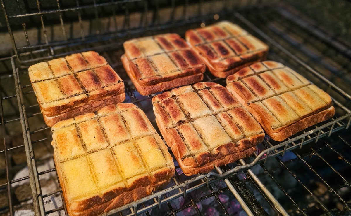 CD_Musgrave's tweet photo. Kleinman het vir ons gebraai vanmiddag. #Rump π₯© #Tjops π #Sosaties #Braaibroodjies π₯ͺ #RaisingBoys π¨π»βπ¦° https://t.co/ldNBcxsUZg