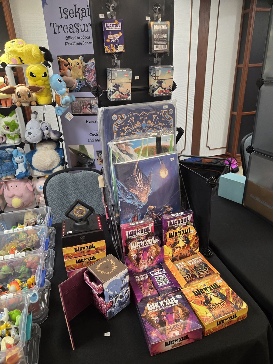 Isekai_Treasure's tweet photo. Nous sommes présentement à Chicoutimi au Saggeek !

Nous serons présent jusqu'à demain, le 12 !

Venez aussi découvrir notre coin dédié à @WankulTCG !

Au plaisir de vous croiser pendant la convention ! https://t.co/cawEGA31gw