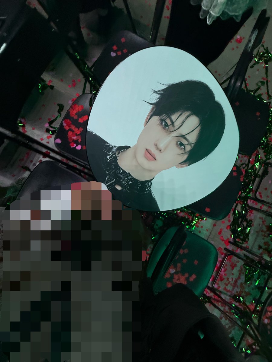1itt3N's tweet photo. 오 억 주고도 또 가고 싶은 앤팀 콘서트입니다。。 https://t.co/5uZtI6W5Ht