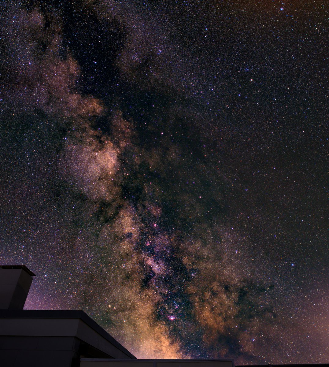 Arizona Astrophotographer Andrew McCarthy Shares Humorous Video Capturing the Joy of Space Exploration — HM9_e-vXcAEdyit Arizona Astrophotographer Andrew McCarthy Shares Humorous Video Capturing the Joy of Space Exploration — HM9_e-vXcAEdyit