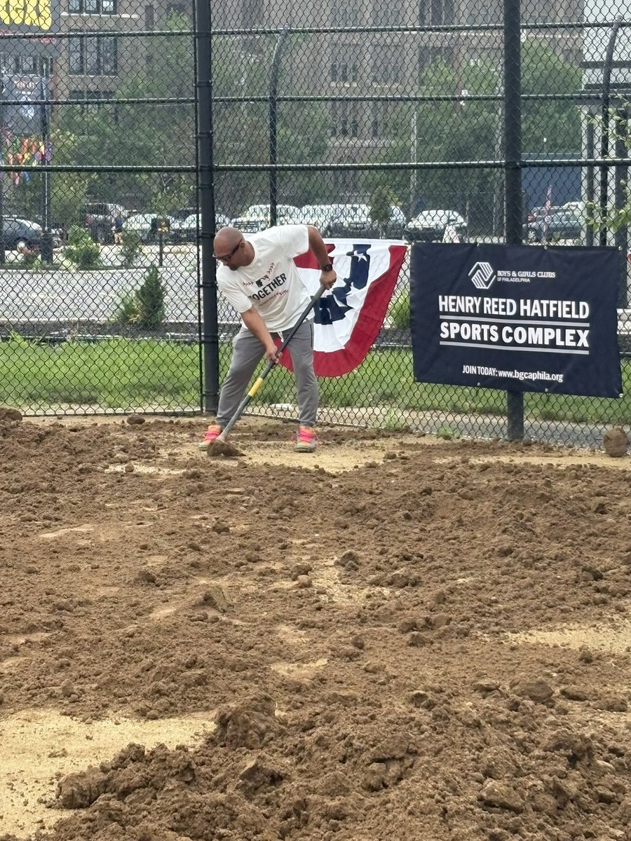 TRC_Slim's tweet photo. Legit, at 10:00 AM this morning, I was side by side with Shane Victorino raking fields in Nicetown, North Philadelphia. I was drenched in sweat. It was honest work.

Shane Victorino is the man. He’s down at the All Star Village now. The dude doesn’t stop.

As an ambassador for baseball and for Philadelphia, it doesn’t get much better than Shane Victorino.