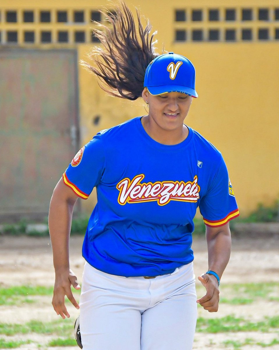 TeamBeisbolVe's tweet photo. #WomensBaseballWorldCup ♀️⚾

En imágenes 📸 el #TBV femenino comienza a trabajar de cara al Mundial de Béisbol 🌎 que disputará su Ronda de Grupos en agosto en #ChinaTaipei

📍 Barquisimeto, Lara
Detalles:
💻 https://t.co/N4W3BNOjbG

#LaQueNosUne
#SomosVenezuela https://t.co/PNrEpOIKrn