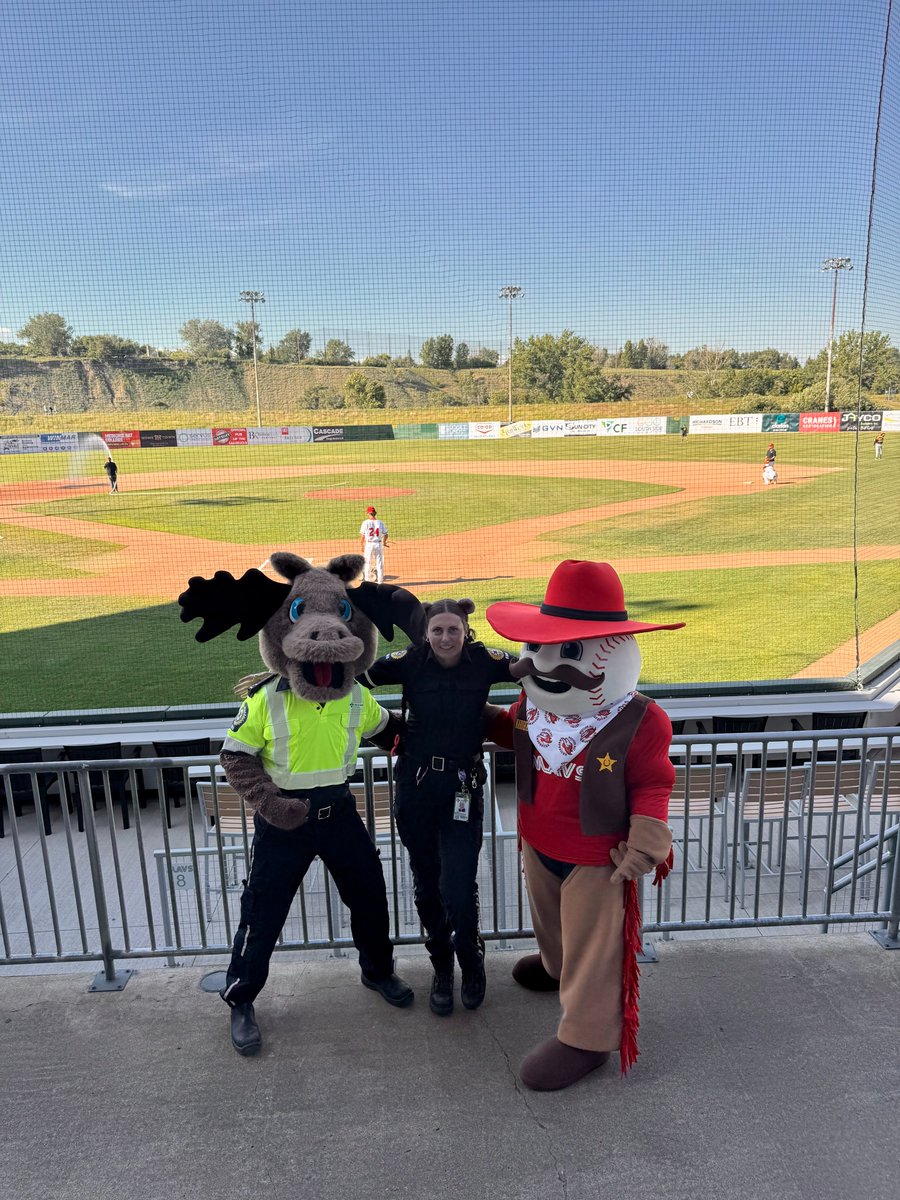 EHS_Alberta's tweet photo. EHS Alberta staff, Rapid Access Paramedics and Medic Moose were excited to attend a recent Medicine Hat Mavericks baseball game to collect teddy bears and cash donations for the Medicine Hat Health Foundation. A fantastic event with a fantastic cause. Thank you for the support. https://t.co/MKhdU1Ksd8