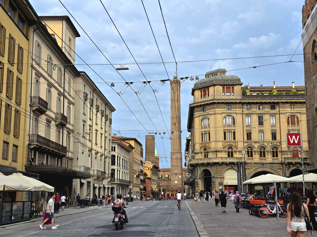 dmtaylor90's tweet photo. Bologna 🇮🇹 https://t.co/qCmNd4f4De