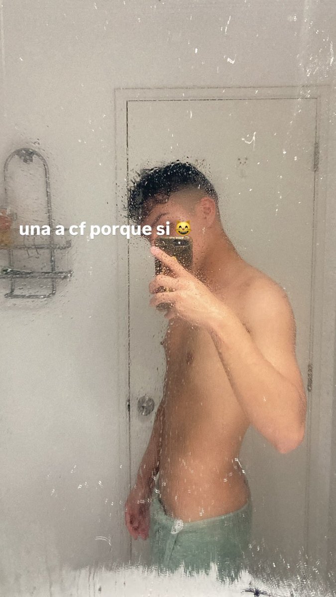 99strangermood's tweet photo. me causa gracia saber q me robaron esta foto y la usan para hacer cochinadas xd https://t.co/AflX0ueJjC