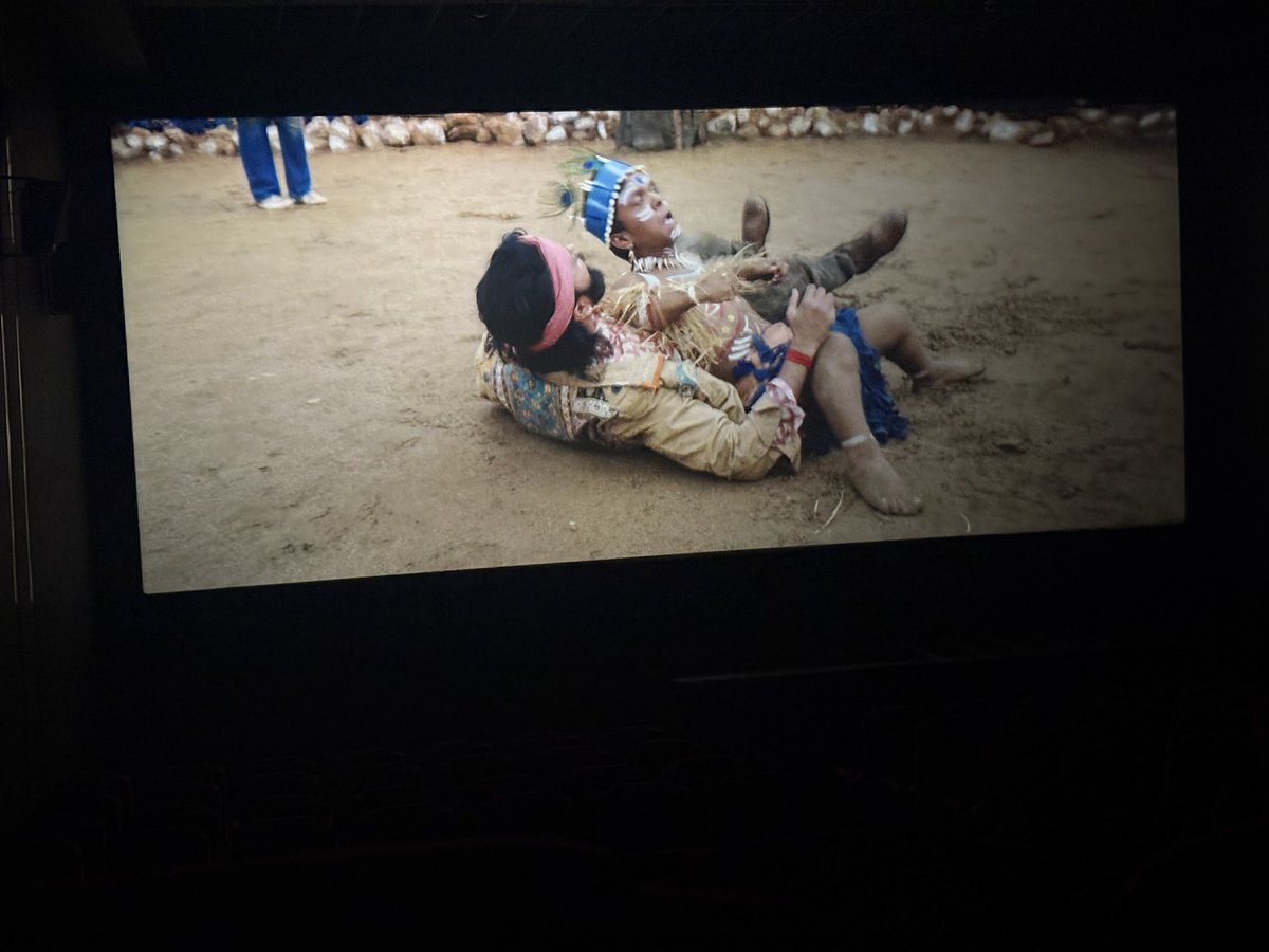 MrFamous124's tweet photo. #Dhamaal4 The melodramatic subplot introduced towards the climax feels forced and tonally inconsistent with the rest of the film, reducing the impact of the finale. The film also suffers from pacing issues, with several sequences overstaying their welcome! https://t.co/DdGJokjOUP