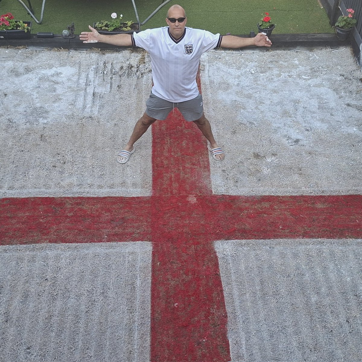 Rachel_Haith's tweet photo. This is what happens when you marry a groundsman 
@SkySports @SkySportsNews @sunnewsnigeria1 @RUFCWill @rotherhamtiser 
#England 
#3lions https://t.co/Yer7nrGPTy