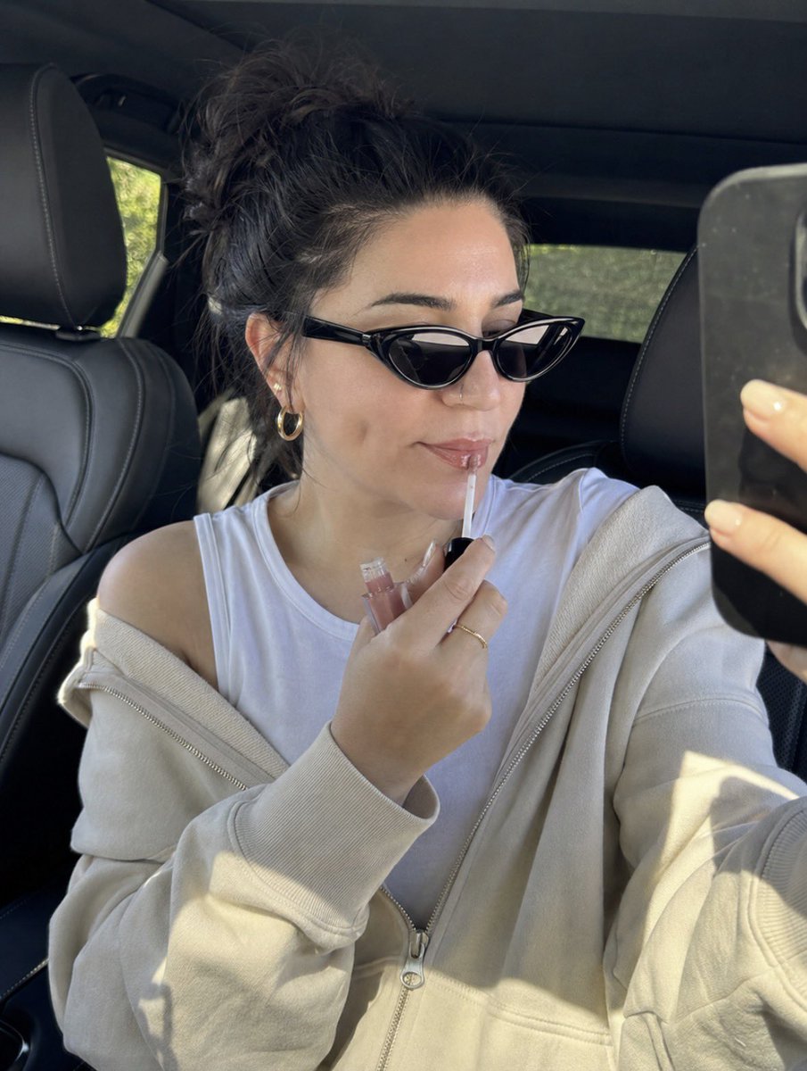 Gül Öztürk tweet media