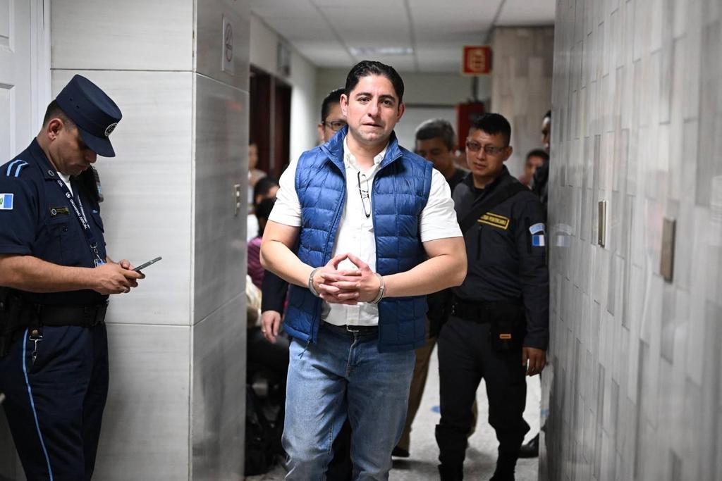 PrensaComunitar's tweet photo. Campo está en prisión desde mayo de 2023. Pese a que inicialmente cumplía con medidas sustitutivas, otro caso lo mantiene en esa situación. Durante su gestión como fiscal anticorrupción encabezó investigaciones que evidenciaron corrupción de en gobiernos de Jimmy Morales y Alejandro Giammattei.

📸 Archivo Prensa Comunitaria