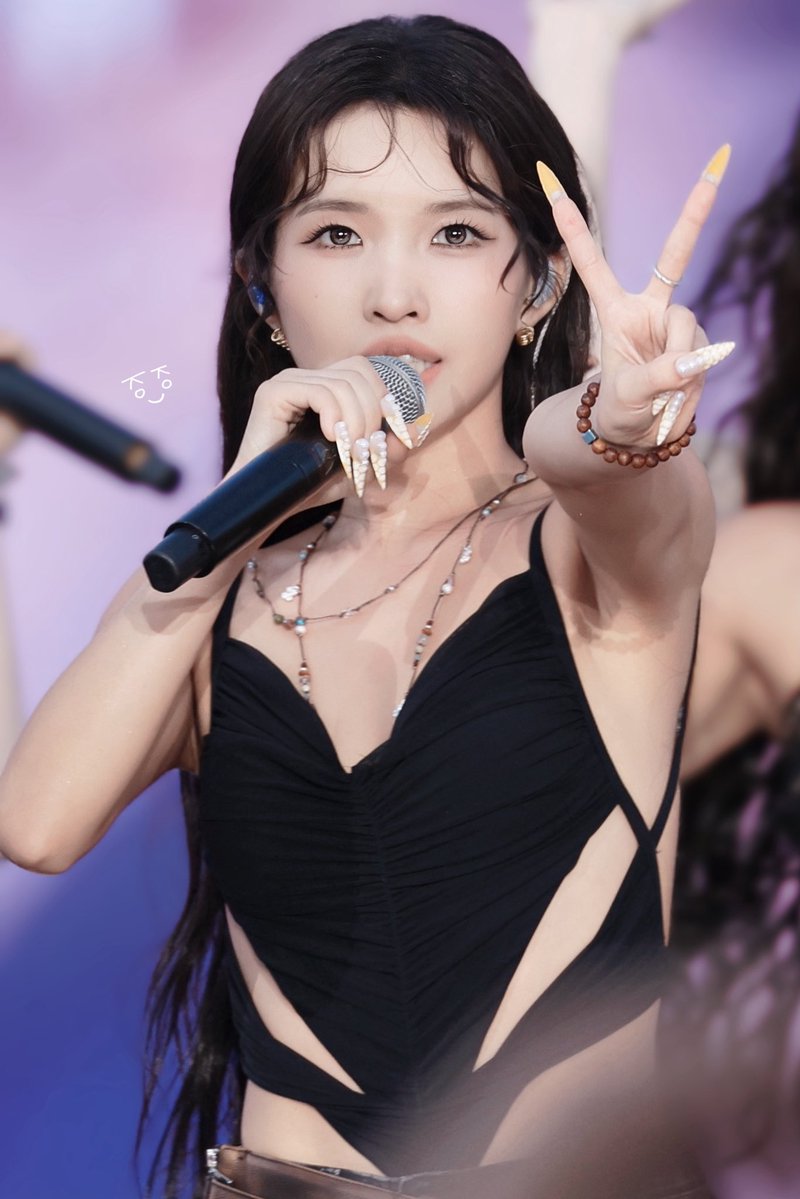 Koko_Yazawa's tweet photo. 260711 Summer Swag 흠뻑쇼

🥵🥵

#소연 #SOYEON #아이들   #idle https://t.co/VbsdRmVtqR