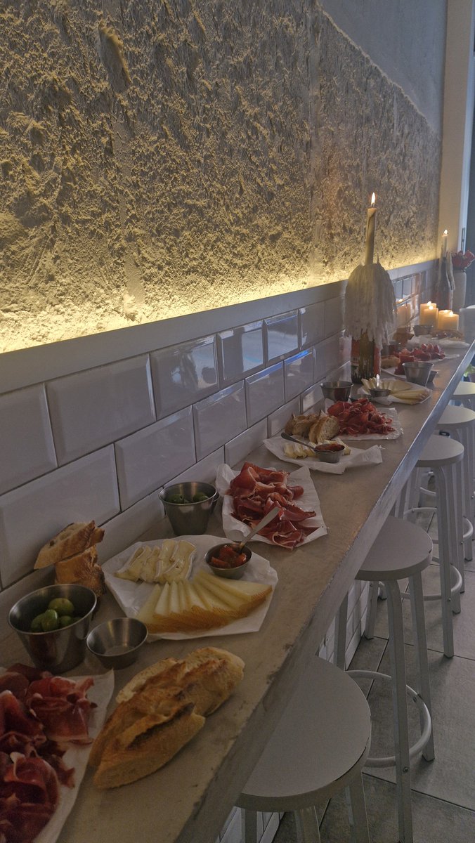 phatchaff's tweet photo. Picada de cumpleaños. https://t.co/hAxTbTqzsw