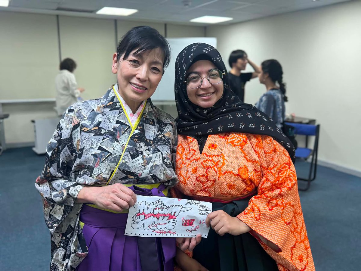 cairokarutaclub's tweet photo. 7月8日（水）、ストーンさんがカイロかるた会にお越しくださり、エジプトの皆さんに競技かるたについてご紹介してくださいました。
ご参加いただいた皆さんにも大変ご好評をいただき、とても素晴らしい講演会となりました。
大変お世話になりました。
ありがとうございます。 https://t.co/MrasZs9W9e