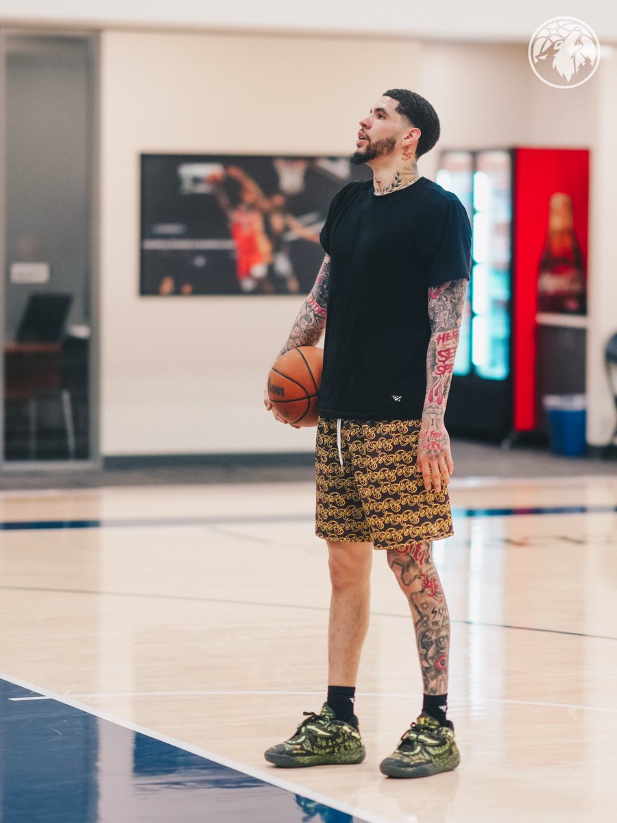 TWolvesLead's tweet photo. LaMelo Ball is officially in Minnesota 👀 https://t.co/SkERtbjypE