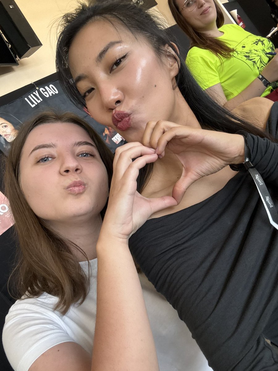 tifasrequiem's tweet photo. dare i say lily gao is my favourite person itw https://t.co/swKefpEnQr