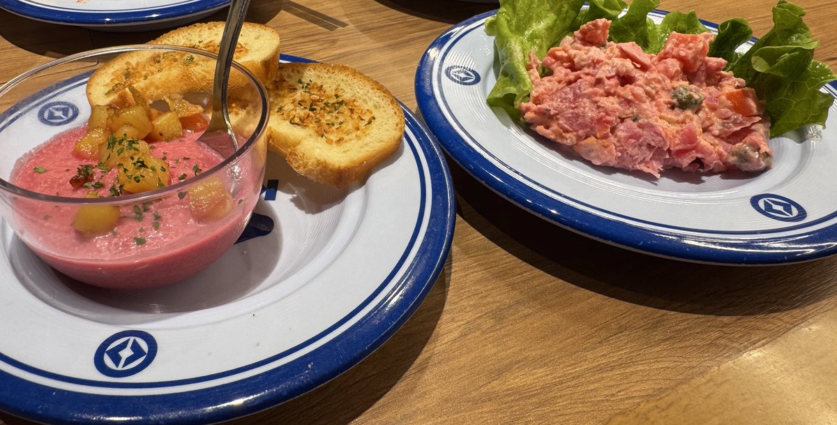dirge_fumble's tweet photo. 万博くら寿司面白かった　回転寿司行って醤油を使わなかった
ちゃんとアホも食べた！ https://t.co/39FXGSO0GR
