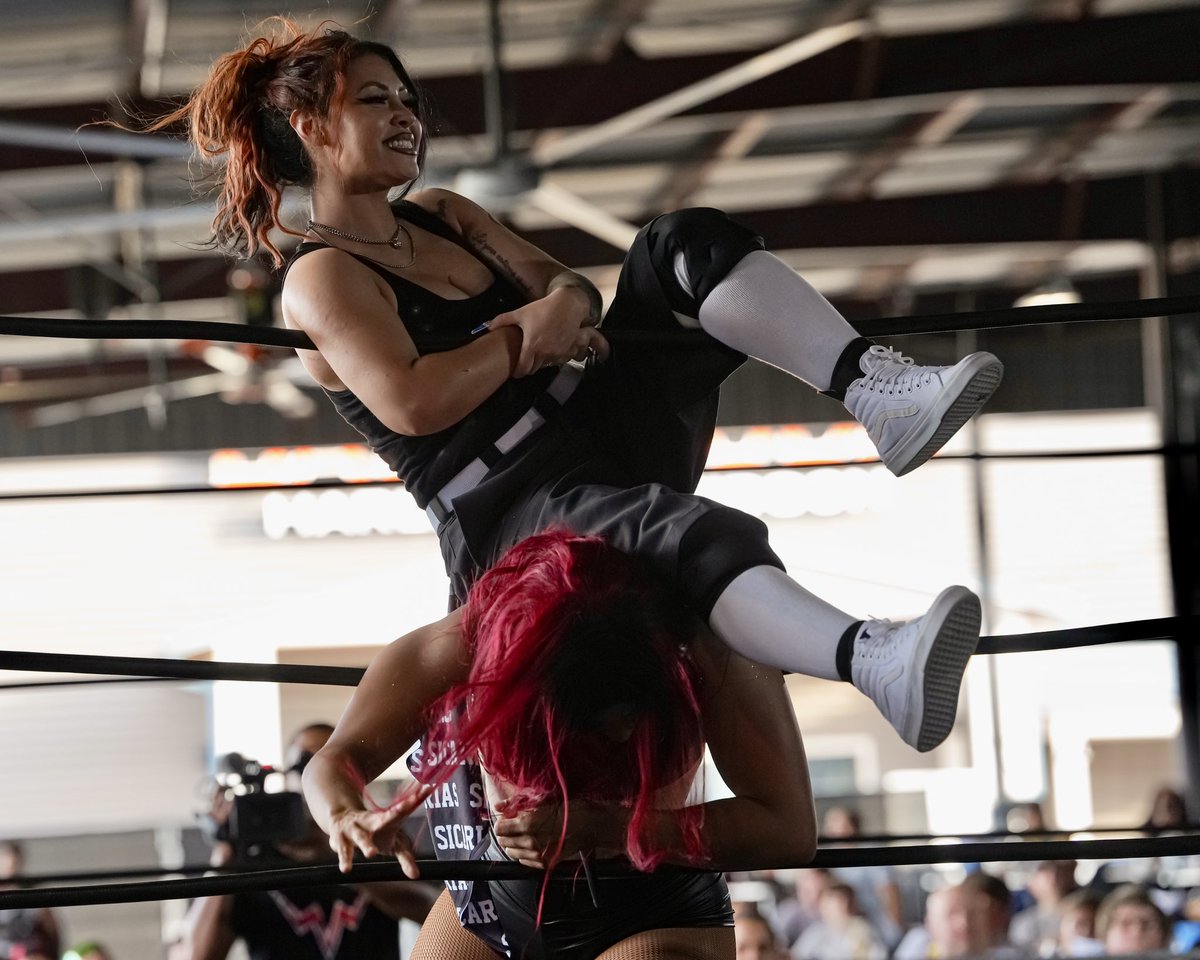 edwinc1017's tweet photo. 📸 @_VIPRESS #SHINE87 #WomensWrestling https://t.co/iFEX88mkuf