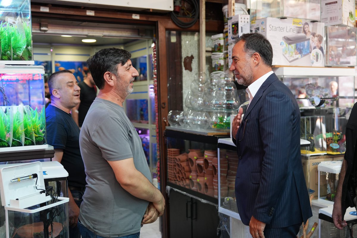BBvolkanyilmaz's tweet photo. İstanbul'un köklü simgelerinden biri olan Eminönü Çiçek Pasajı'nda, geçmişin zarafetini bugüne taşıyan atmosferi soluduk. Bu tarihi mirası yaşatan değerli esnaflarımızı ziyaret ederek hayırlı, bereketli kazançlar diledik. https://t.co/SBbs1FNiSF