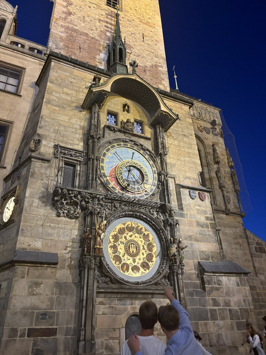 fanatikborsaci's tweet photo. #prague #praha #prag https://t.co/f1dQrOkdfa