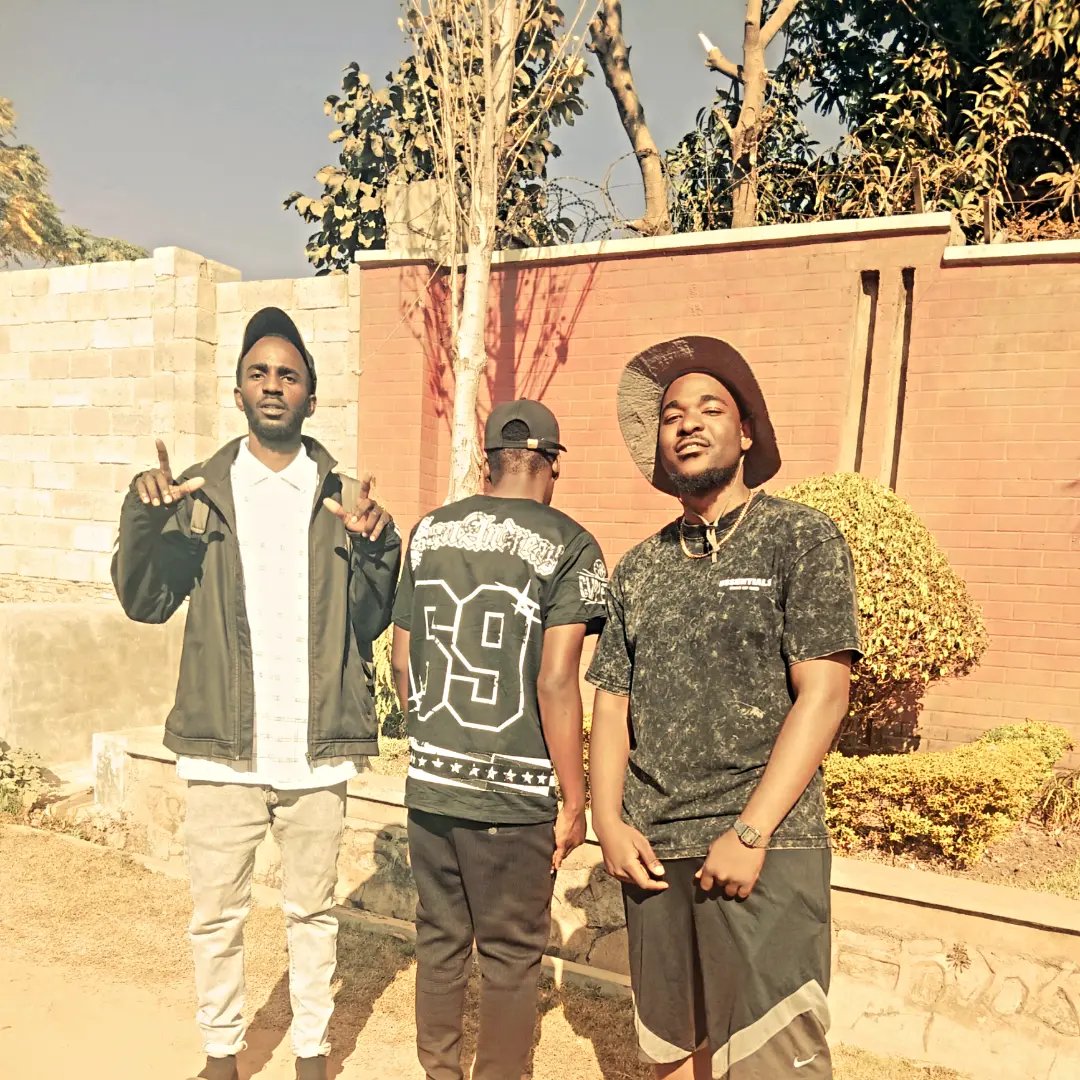 boi_lako's tweet photo. BBE SET 🇲🇼🦅‼️#Biplomatic  immunity https://t.co/ybZRksmQPs