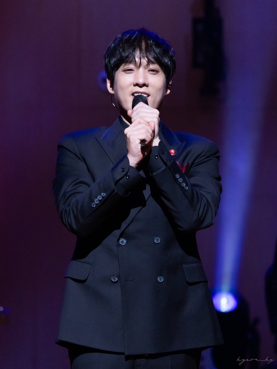 manmu0909's tweet photo. 노래 할 땐 막 우와아아악 하다가 노래만 끝나면 헤헤너굴 됨🦝 https://t.co/4cLUhTQZjF