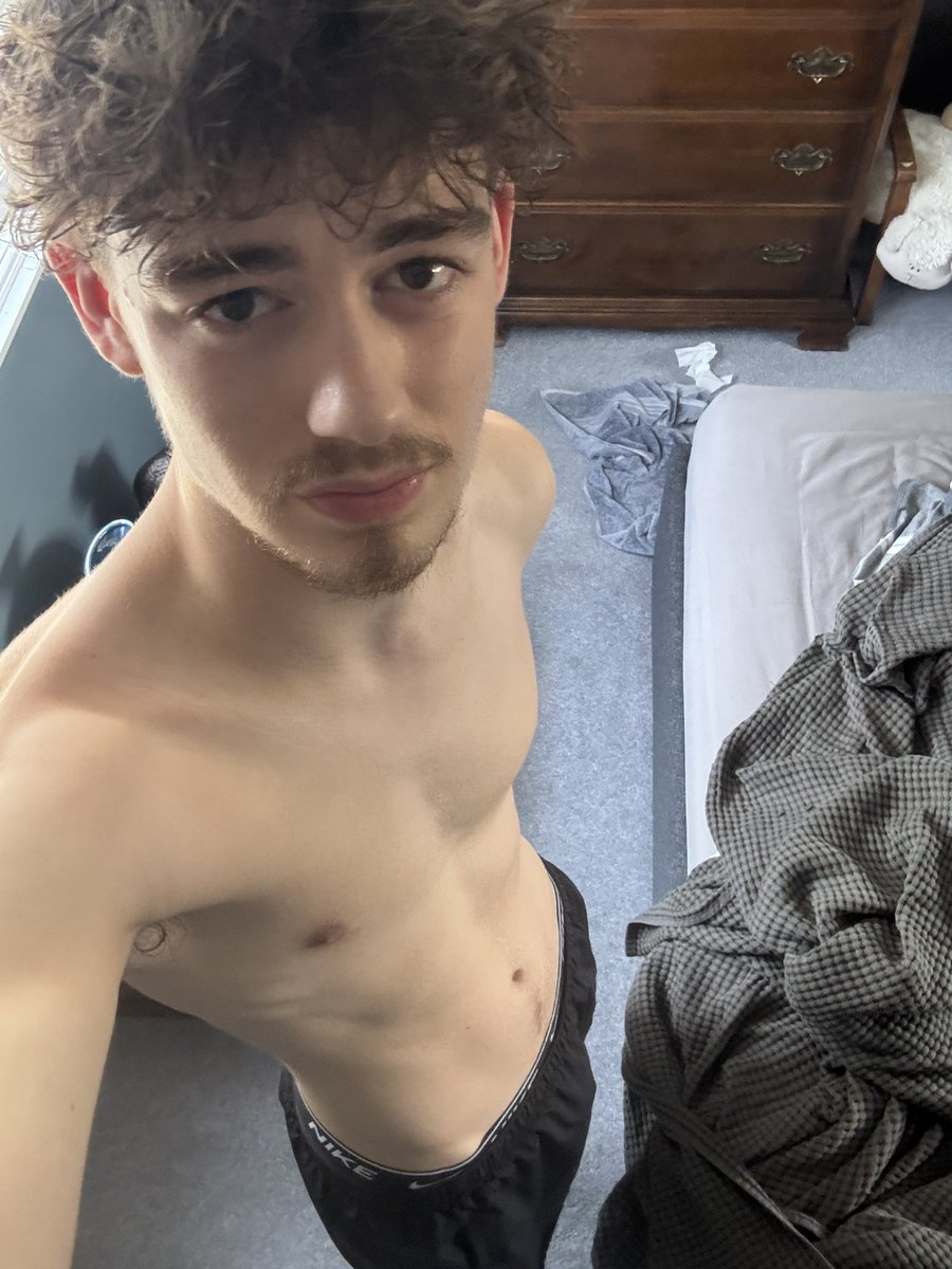 AlexTillXXX's tweet photo. 🙂‍↔️ https://t.co/snrQfE7yt3