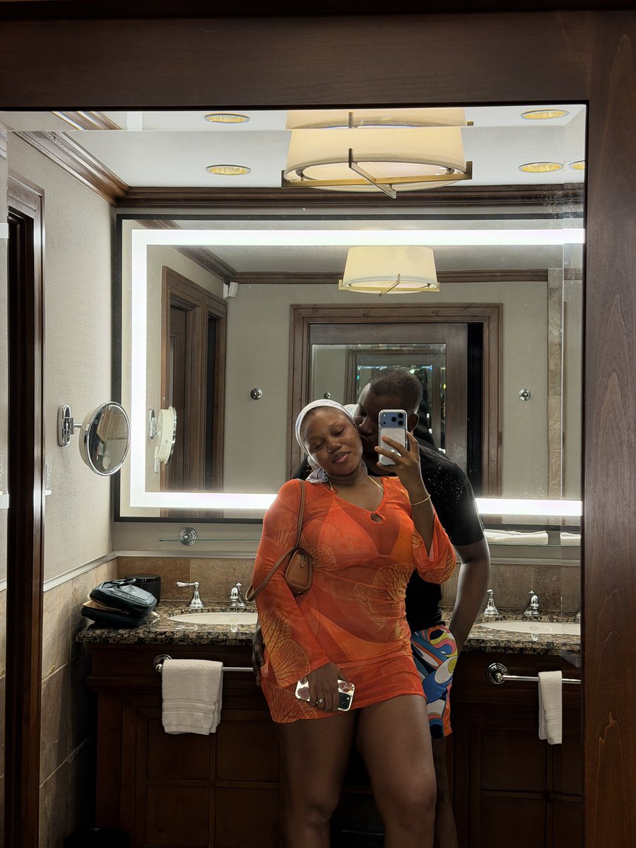 oyinade_so's tweet photo. Anniversary weekend with my lover.🧡 https://t.co/hNhSXAcB7i