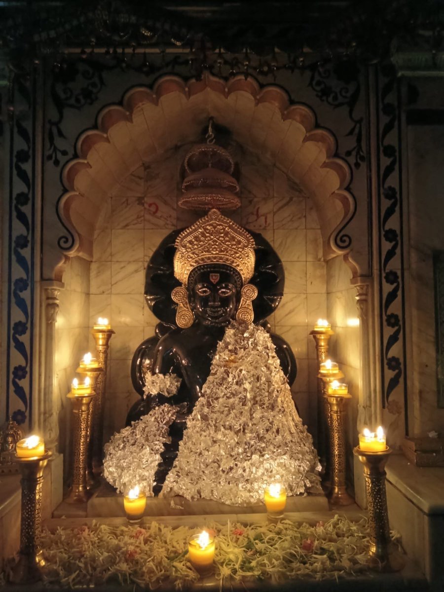 ujju_the_gujju's tweet photo. ॐ ह्रीं अर्हम् श्री विघ्नहरण अंतरीक्ष पार्श्वनाथाय नमः

श्री अंतरीक्ष पार्श्वनाथ दादा के आज के  दर्शन
11-07-2026 https://t.co/HE2SYu2dwz