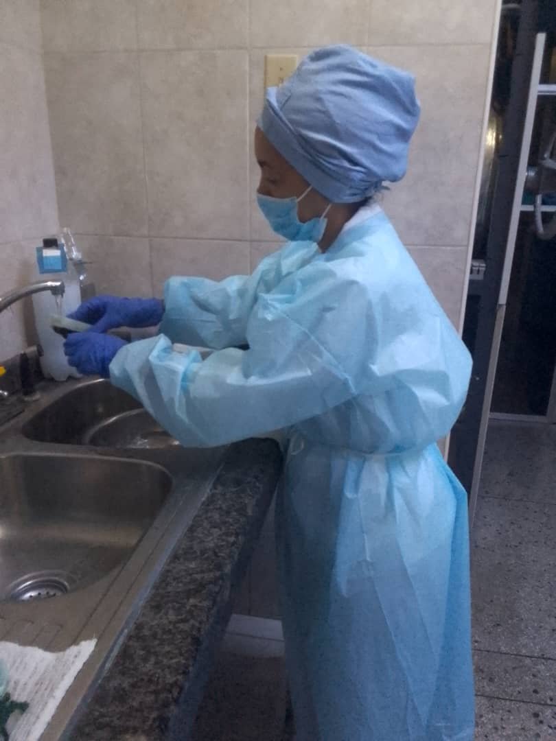 Bmcbarinas's tweet photo. Brigada Médica Cubana 
Centro Diagnóstico Integral 
Virgen del Real Obispos 
Estado:Barinas 
Procederes de enfermería 
#CubaCoopera
#CubaPorLaVida
🇨🇺🇨🇺🇻🇪🇻🇪 https://t.co/FJS4sSbISB