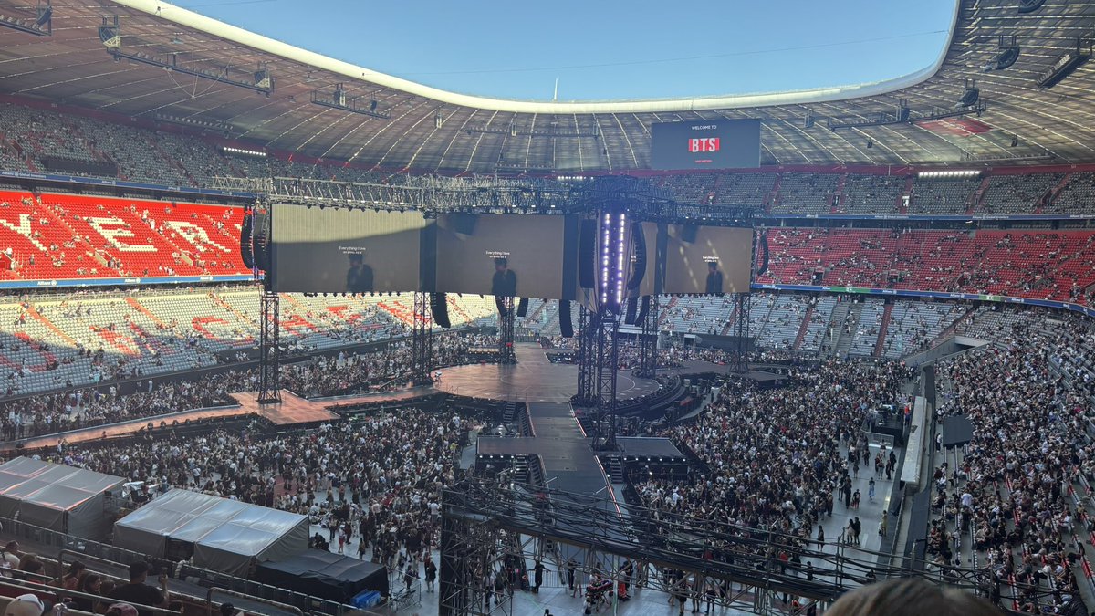 BangtanGER_twt's tweet photo. everyone have so much fun !!! I hope you made it here safely and all tue tips and tricks I shared helped you in some way. BANGTAN GERMANY singing out 🫡 https://t.co/Y4GDAqceJX