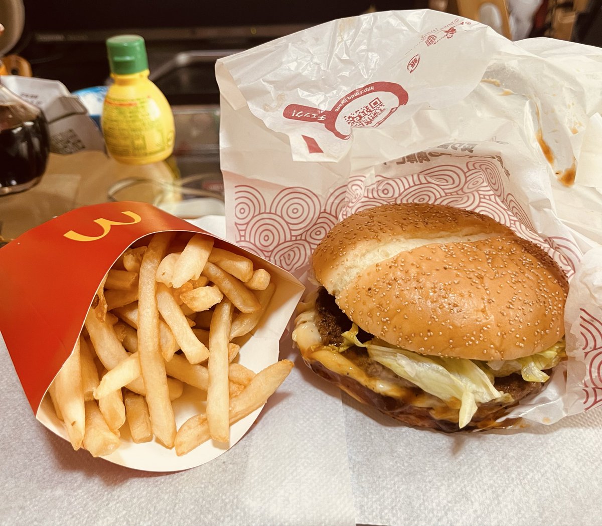 hell_us's tweet photo. 今日はやる気なくなったんで1人マクドパーリィでしたわよ https://t.co/dOpdCXcChk