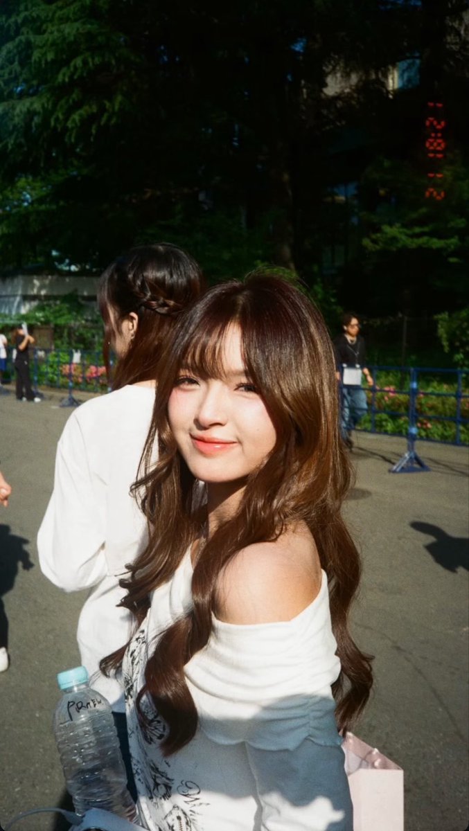 itpleases's tweet photo. น้องแพรว แสงญี่ปุ่น กล้องฟิล์ม 

ถ้าความสวยไม่ได้ใช้บรรยายสิ่งนี้  มันจะมีไว้ใช้กับสิ่งใด https://t.co/Uv2l3rX0ar