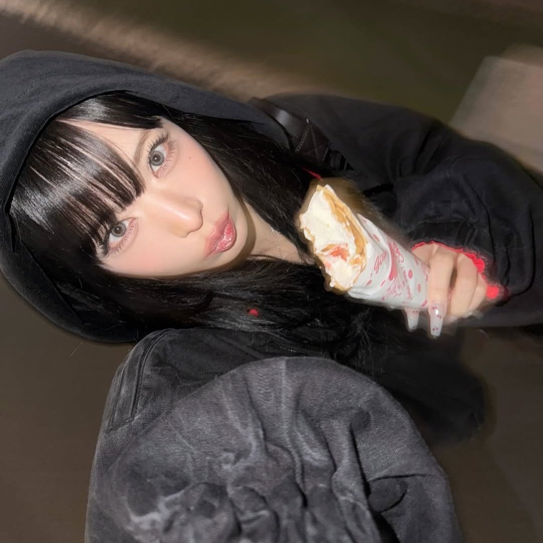 from_4ever's tweet photo. アンコン日本公演から「イチェヨン スポ物語」始まってた説 https://t.co/kgLNxt6NyX