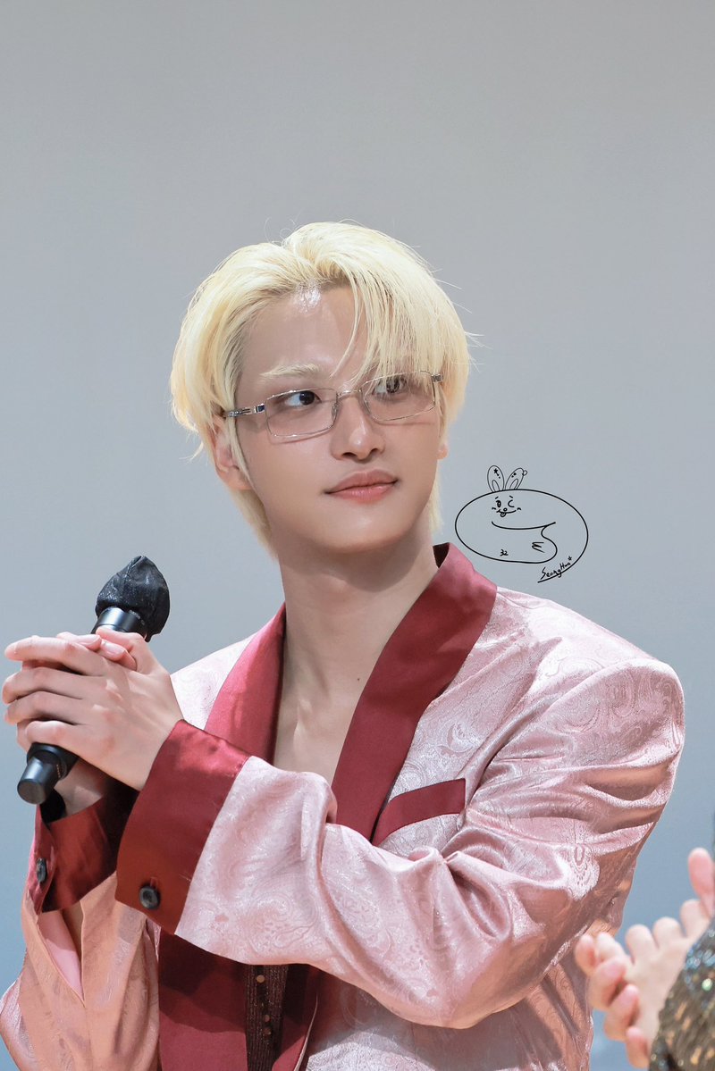zhu_320_kuo's tweet photo. 💖💖💖
260704🌟
#seonghwa #성화 https://t.co/uurszBGrKU