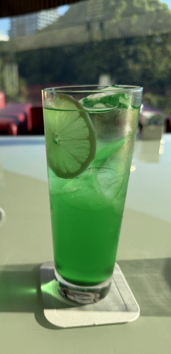 mololto's tweet photo. 夏はメロン系が増えて嬉しい。 https://t.co/xD0VJDOgcl