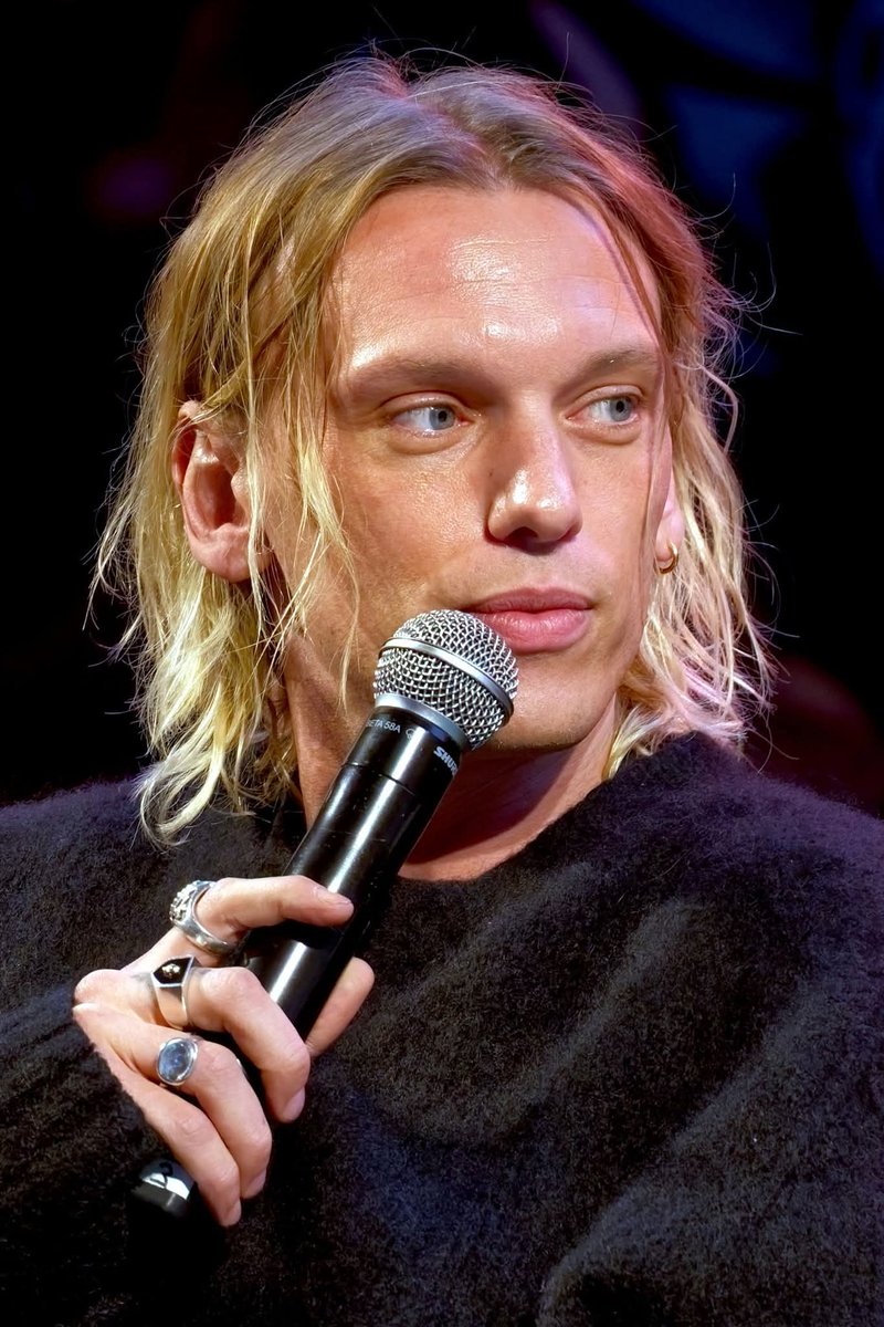 KFAM_Christine's tweet photo. It's finally the day! So excited and nervous 😰 #jamietwt #jamiecampbellbower #jamiebower #JCB https://t.co/CaSR7bcqRs