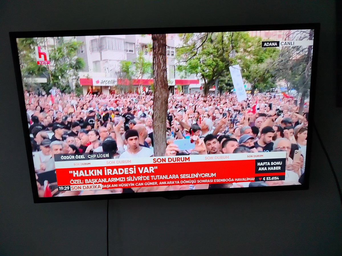 Sevgi56174192's tweet photo. Burası Adana Allah'ına kurban Adanalılar millet Özgür Özel'in yanında yürüyor Vallahi İzmir diyordum ama Adana Eskişehir millet ayakta birader yürüyor Özgür Özel ile beraber sahip çıkıyorlar https://t.co/YF5AyCtYhr